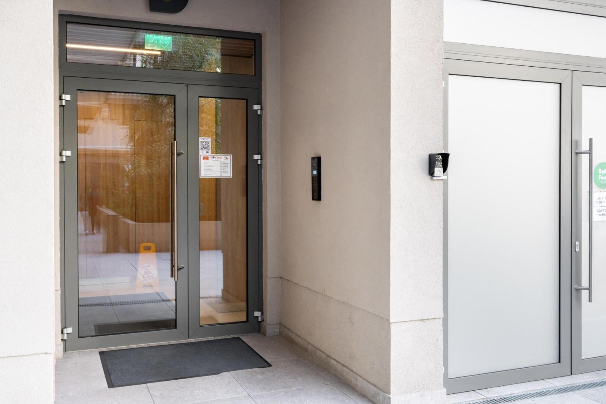 Zen Studios - Central Escape With Parking Bucharest Exterior photo